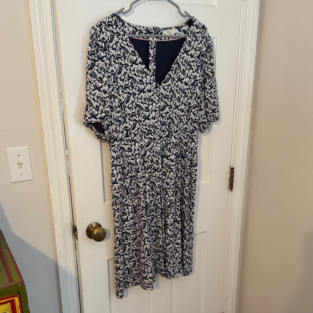 Boden Navy and White Floral Midi Dress with V-Neck